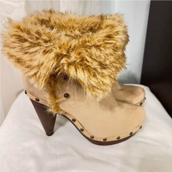 Seychelles Crypt SAND TAUPE SUEDE Studded Fur CUFF Boot Size 7.5 - Picture 9 of 10